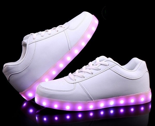 dovanos vaikams LED batai