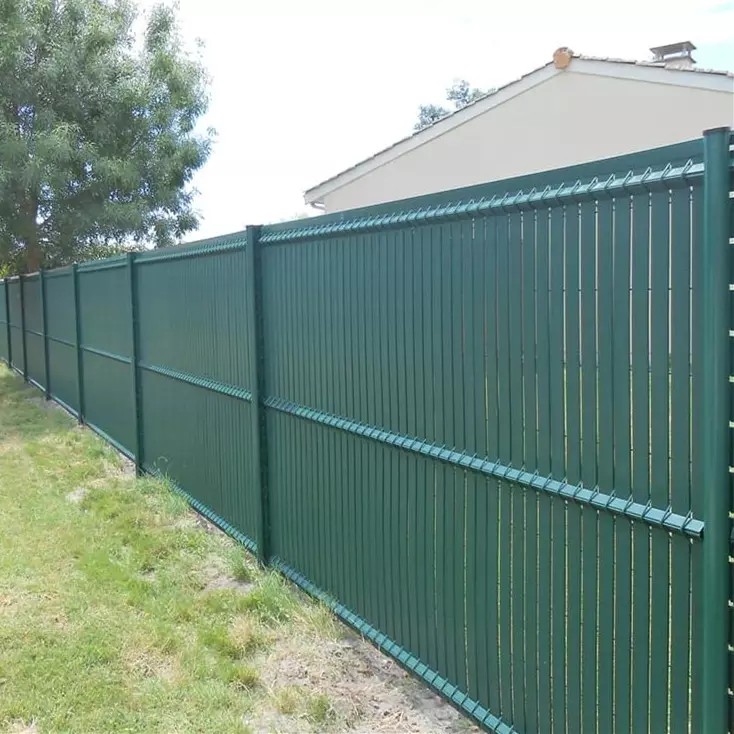 tvora aplink namą - plastikinė atitvara pvc