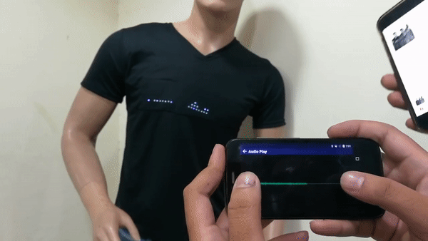 „Led“ marškinėliai su programuojamu „Bluetooth“ ryšiu