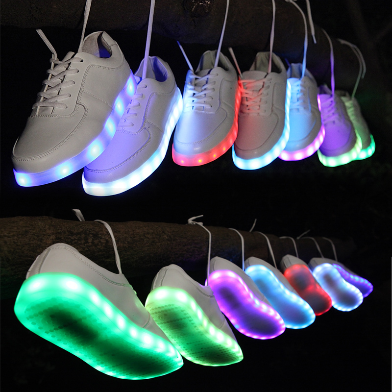 Šviečiantys LED batai