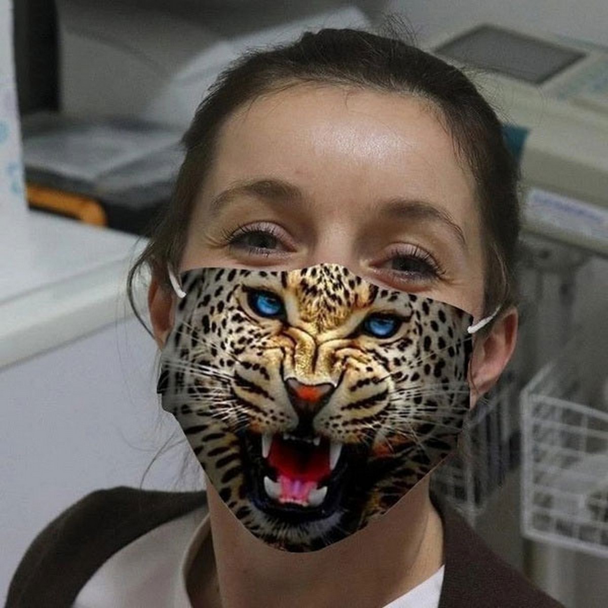 leopardo veido kaukė