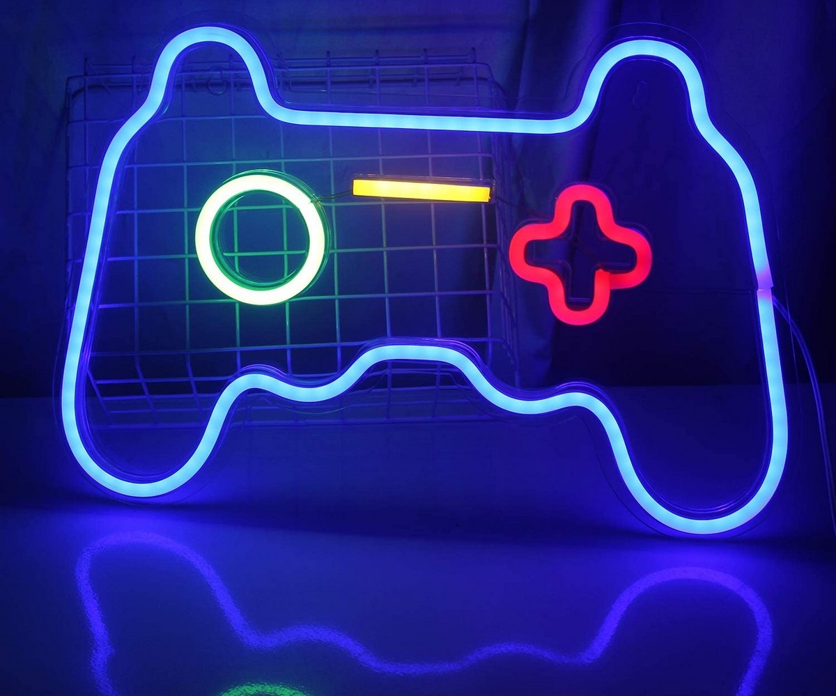 neoninis LED logotipas ant sieninio apšvietimo - žaidimų pultelis