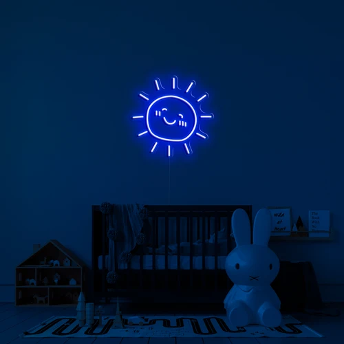 LED apšviestas neoninis logotipas ant sienos - saulėtas